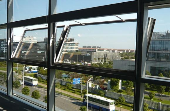 电动开窗机提升办公室空气质量